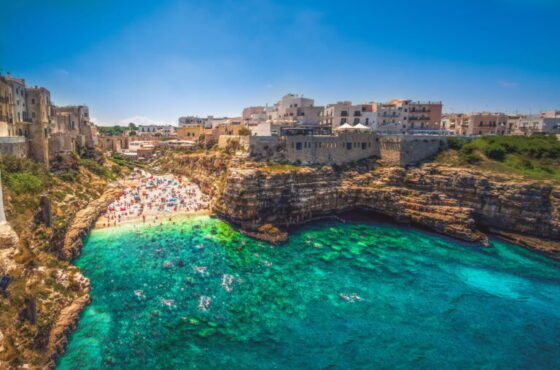 Rientro in Italia con Flat Tax 7%: come trasferirsi in Puglia da pensionato